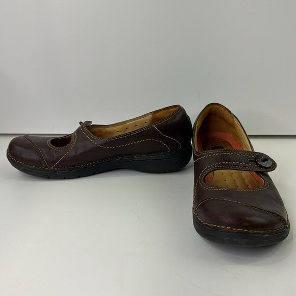 Clarks Structured Women's Brown Leather MaryJane Shoes - Picture 4 of 12